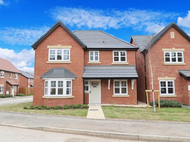 House for sale in Clayton-le-Woods, Chorley