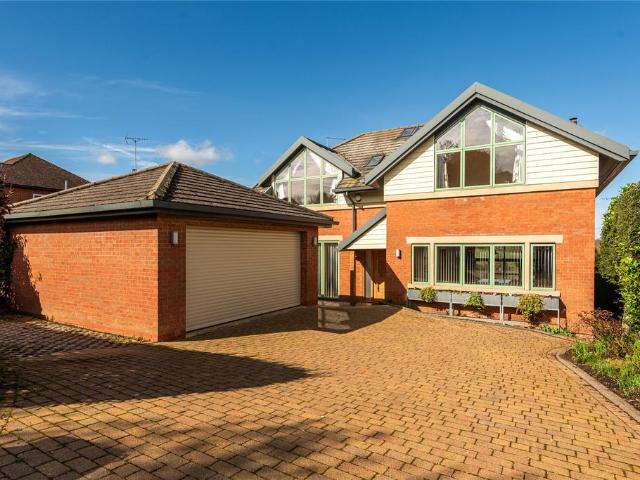House for sale in King's Walden, Hertfordshire