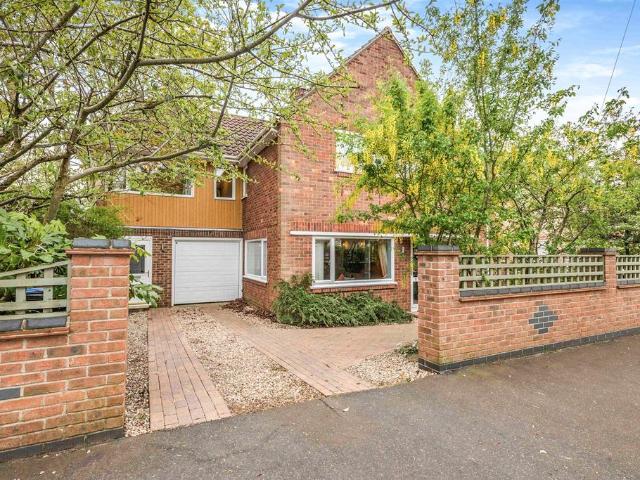 House for sale in Eaton Rise, East Bank