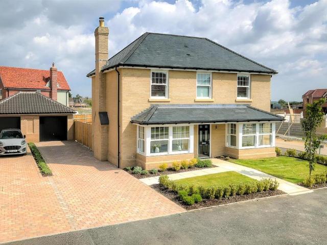 House for sale in Lawford, Dale Hill