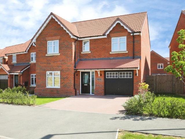 House for sale in New Rossington, South Yorkshire
