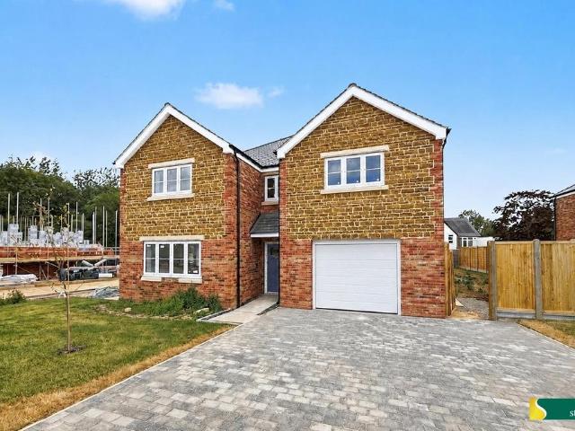 House for sale in Collingtree
