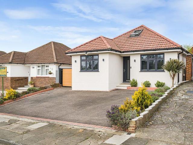 House for sale in Wansunt, Greater London