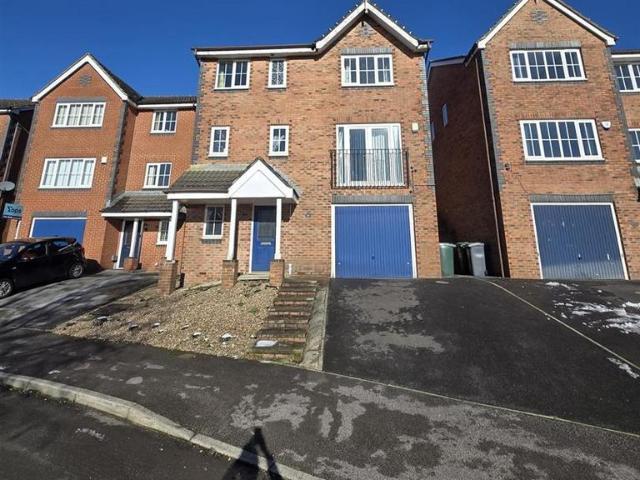 House for sale in Slack Side, West Yorkshire