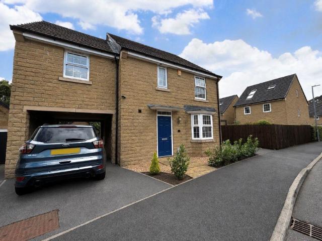 House for sale in Fountainhead, West Yorkshire