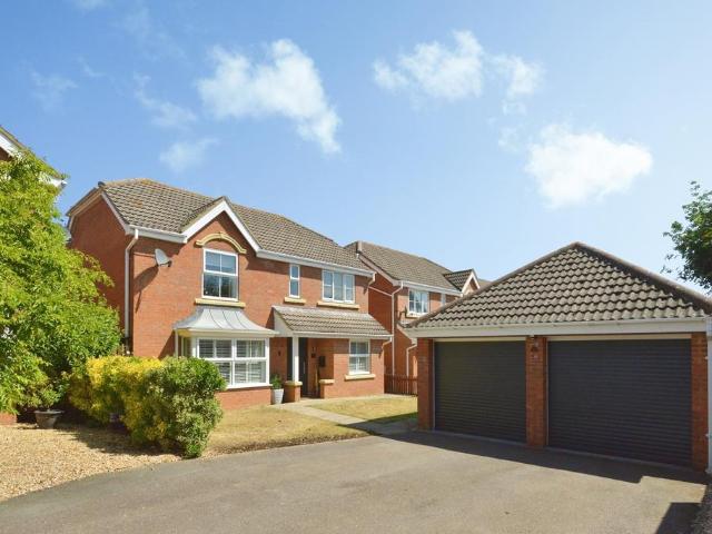 House for sale in Deanshanger