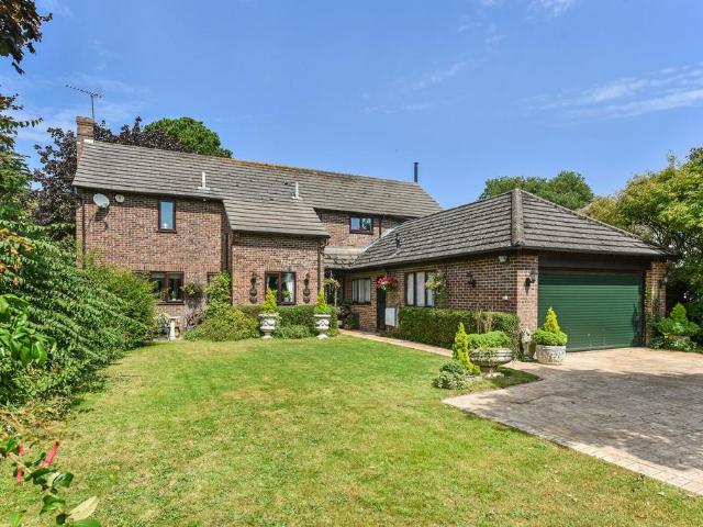 House for sale in Littlecote, West Sussex