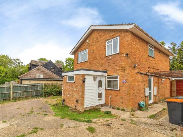 House for sale in Woodside Estate, Houghton Regis