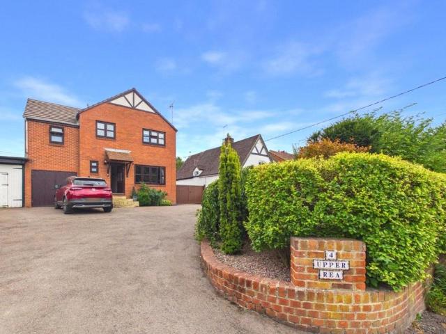 House for sale in Woolstrop, Gloucester