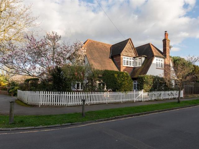 House for sale in Southgate, Greater London