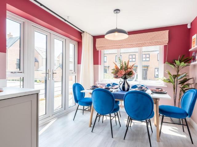 House for sale in Overstone, Moulton