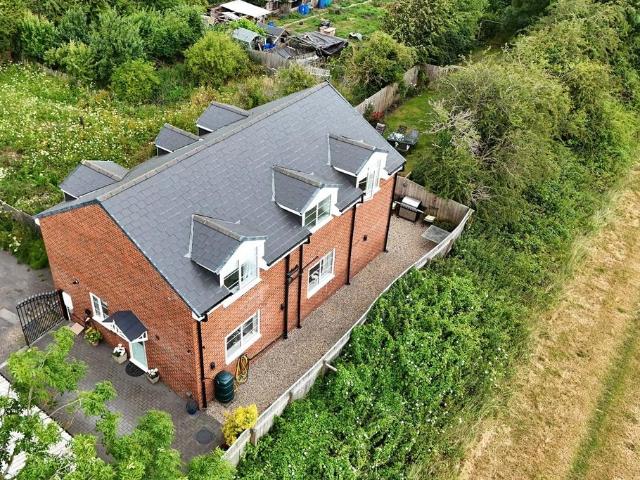 House for sale in Lambton