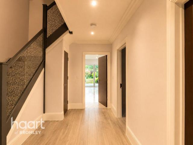 House for sale in Bromley Common, Greater London