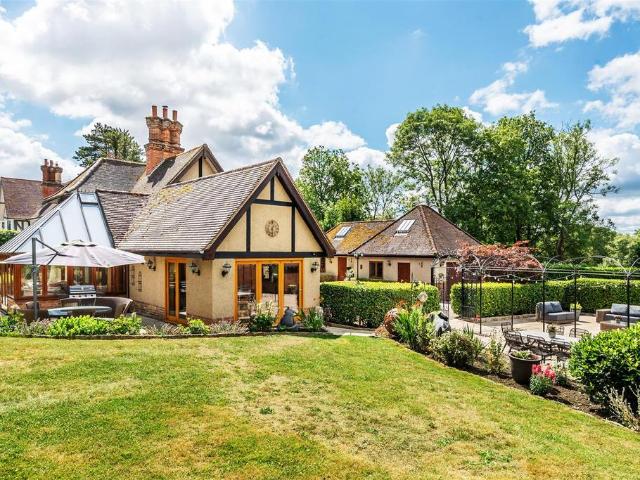 House for sale in Norwood Hill, Red Hill