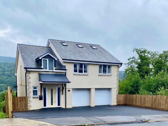 House for sale in Ystalyfera, Pontardawe, Clydach