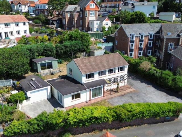 House for sale in Goodrington, Livermead