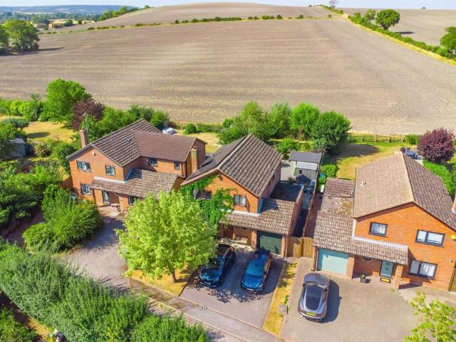 House for sale in Cheddington