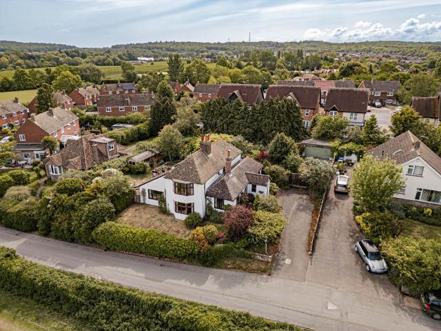 House for sale in Oad Street, Kent