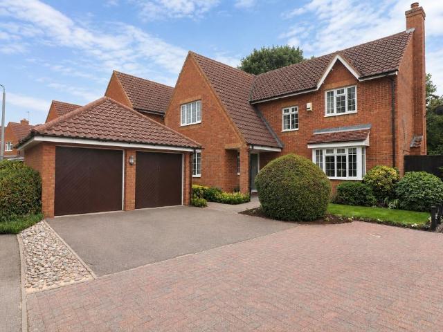 House for sale in Barton-le-clay, Bedfordshire