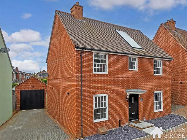 House for sale in Chelmondiston, Suffolk