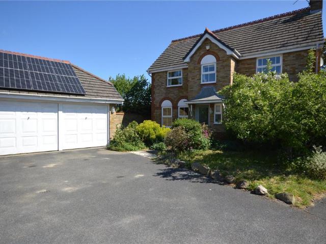 House for sale in Bramingham Park, Luton