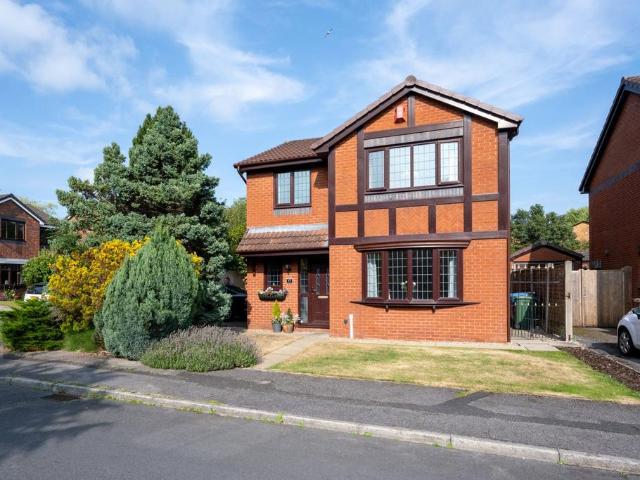 House for sale in Clayton Green, Andertons Mill