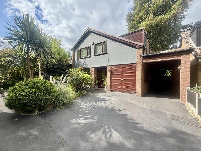 House for sale in Kippax, West Yorkshire