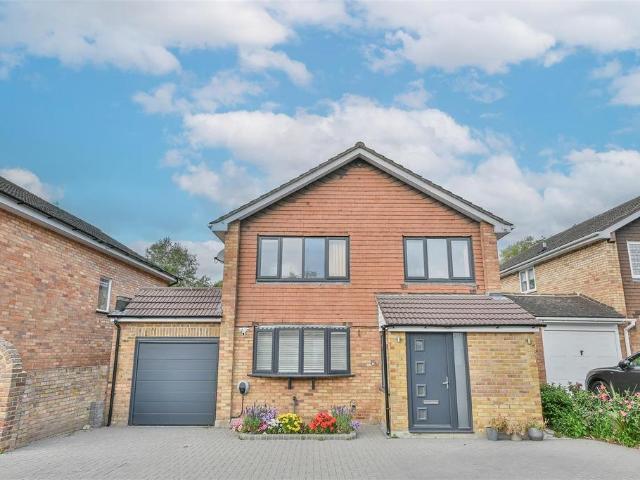 House for sale in Brook Street, Navestock Side