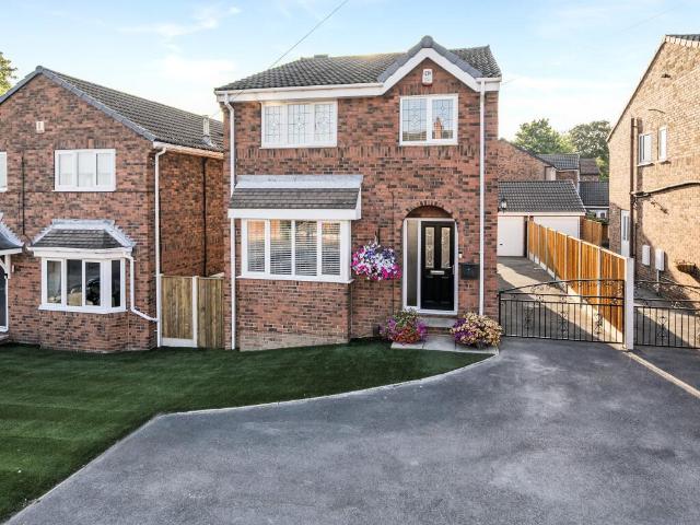 House for sale in Wrenthorpe, West Yorkshire