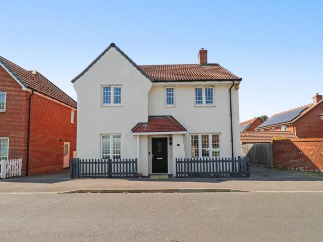 House for sale in Crowdhill, Helford