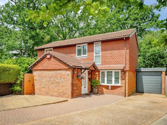 House for sale in Perryfields, West Sussex