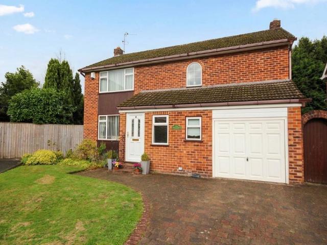House for sale in Cuddington, Cheshire