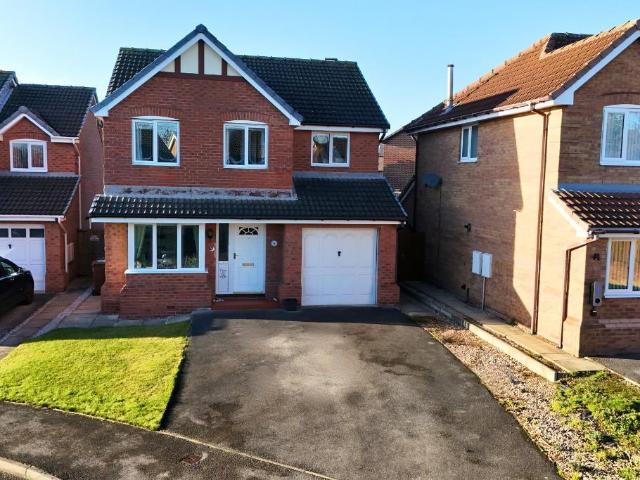House for sale in Purston Jaglin, West Yorkshire