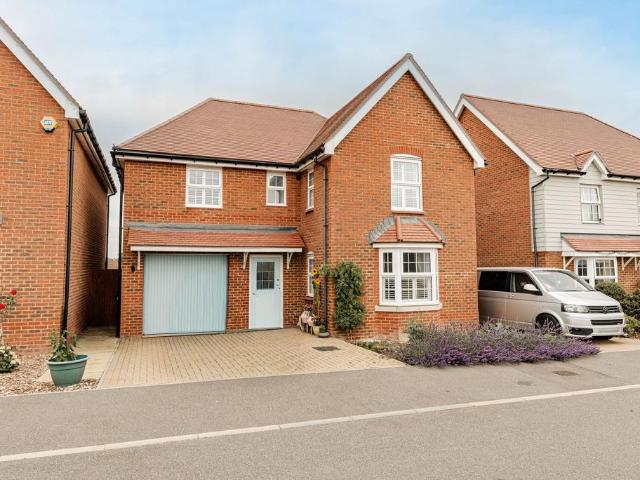House for sale in Oad Street, Kent