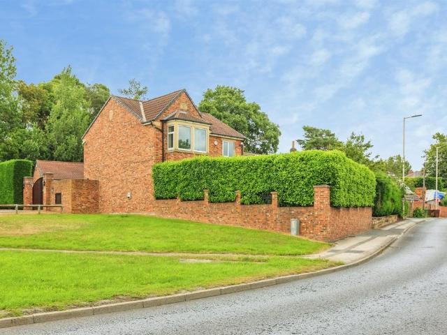 House for sale in Crofton, West Yorkshire