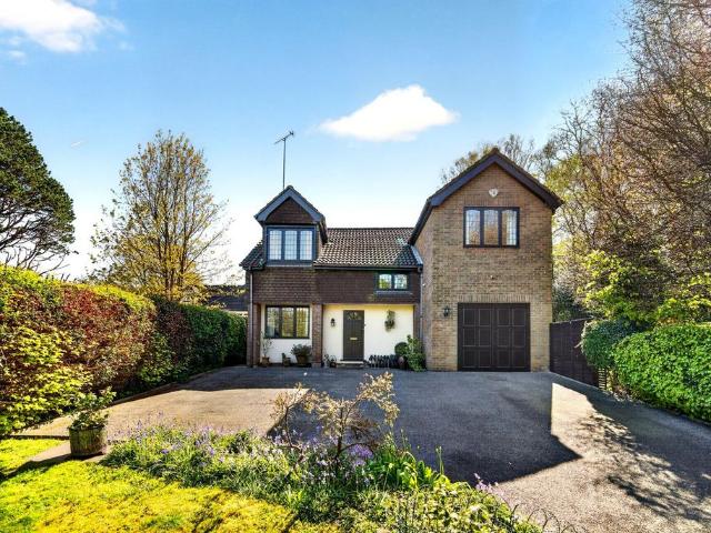 House for sale in Pouchen End, Hertfordshire