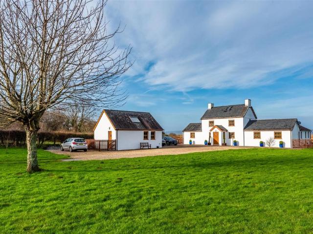House for sale in Llanrhidian Lower, Wales