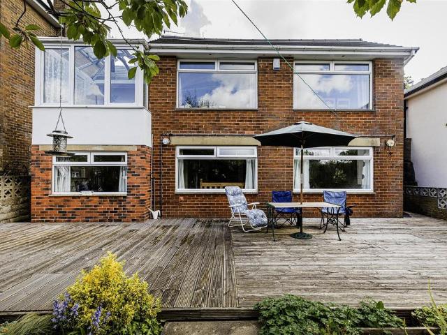 House for sale in Longwood, West Yorkshire