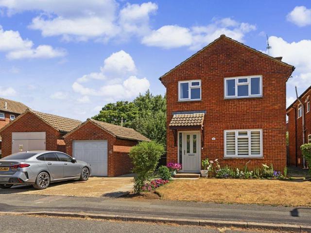 House for sale in Burcott, Buckinghamshire