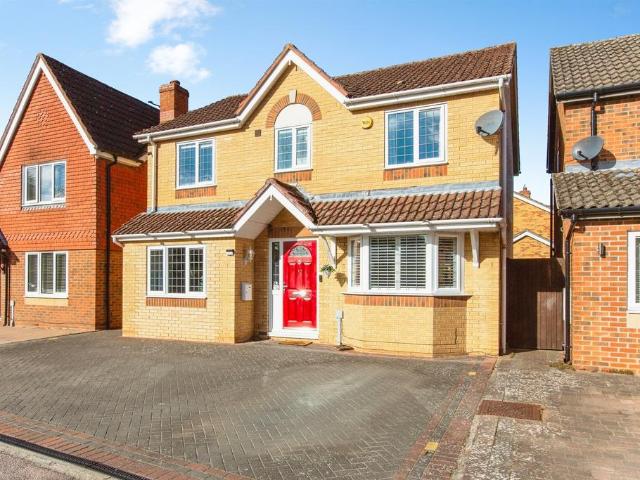 House for sale in Eaton Ford, Huntingdonshire