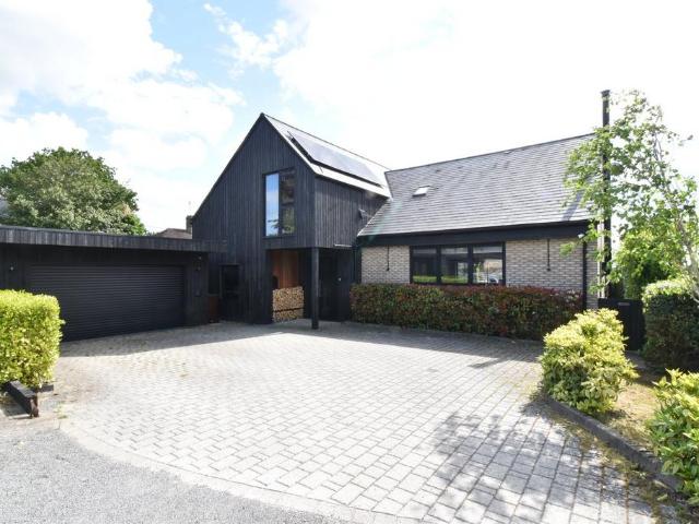House for sale in Lenham Forstal, Midway