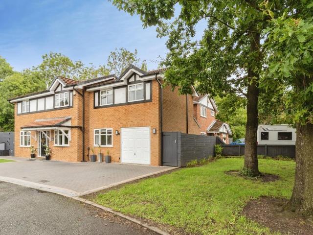 House for sale in Fearnhead, Warrington