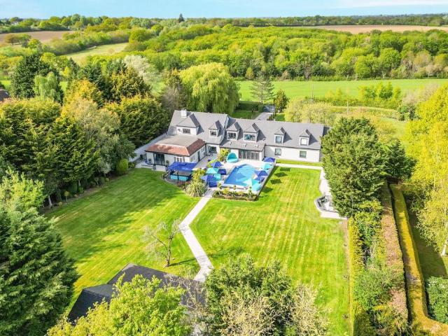 House for sale in Greensted Green, Epping