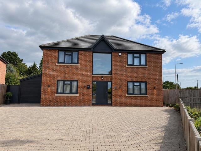 House for sale in Calcot, West Berkshire