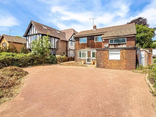 House for sale in London Borough of Croydon, Purley