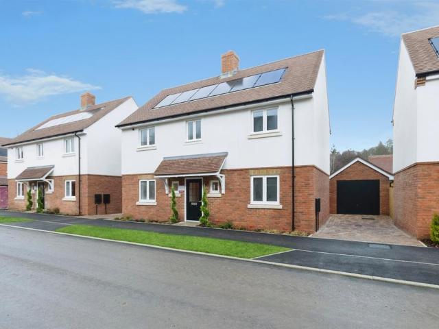 House for sale in Alderholt, East Dorset