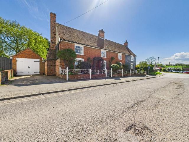 House for sale in Dale Hill, Essex