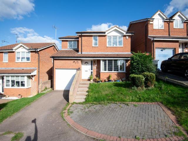 House for sale in Glenvale Park, Wellingborough