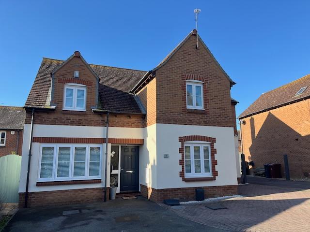 House for sale in Littlecote, West Sussex