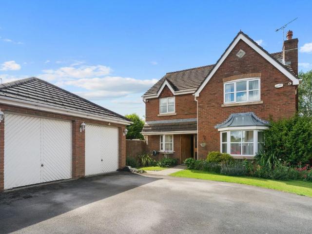 House for sale in Roby Mill, Lancashire